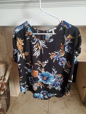 NWT Maurices floral blouse